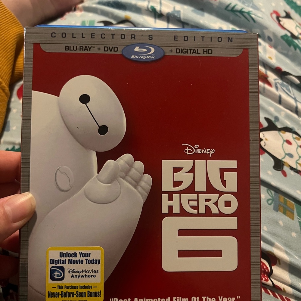 Disney Big Hero 6 Blu-ray/DVD with Baymax Artwork - Blue